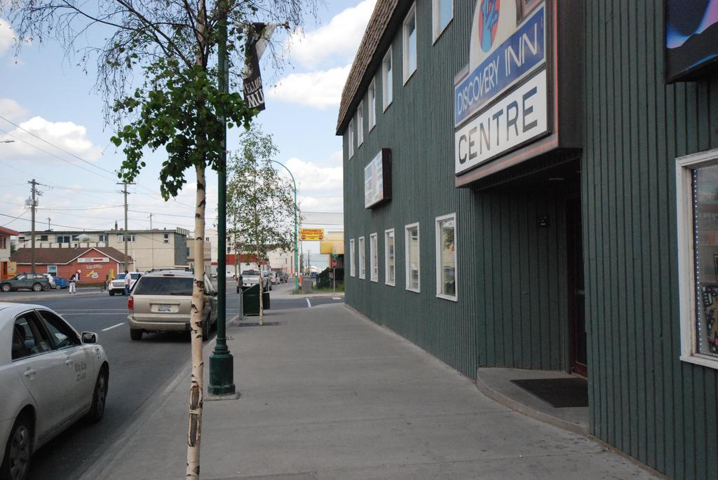 Discovery Inn Yellowknife Extérieur photo